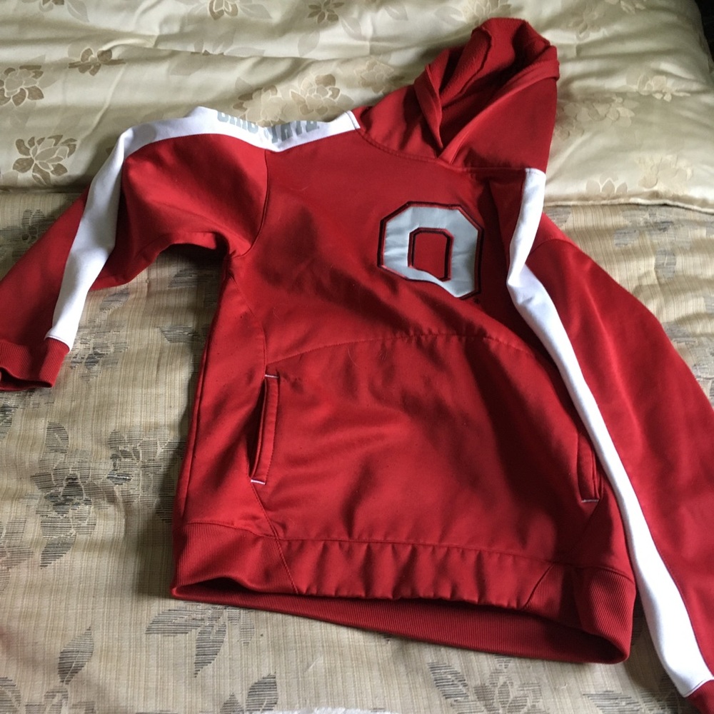 It’s a small jacket for kids or women I don’t need it